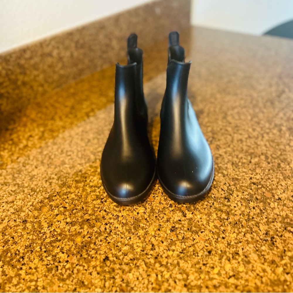 NWOB Asgard ankle Boots Black Sz: 39/8.5